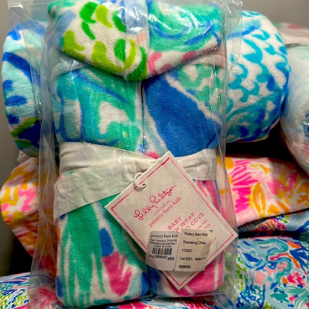 Mermaid cove beach towel. Hooded baby towel - Picture 1 of 2
